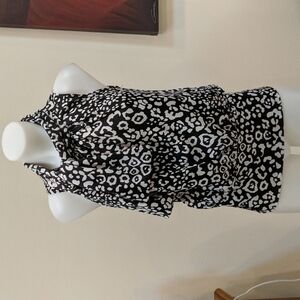 American City Wear Women's Floral Sleeveless Blouse Size Small